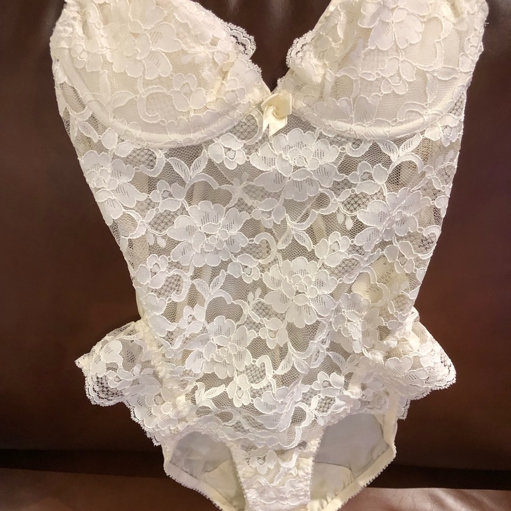 New Victoria’s Secret Lace Teddy